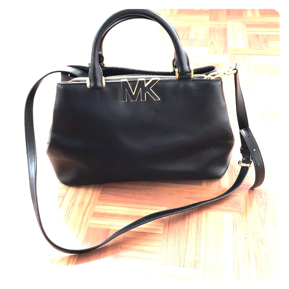 Michael kors crossbody bag